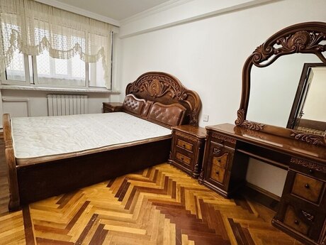 3-комнатная квартира, 70 м², İçəri Şəhər: 225 000 ₼ 3