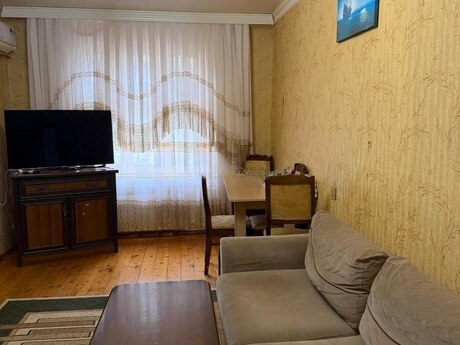 2-комн. вторичка - м. Ази Асланов - 65 м²