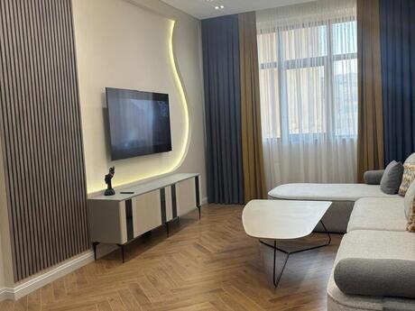 2-room apartment for rent, 85 m², İçəri Şəhər: 2 000 ₼/mo 2