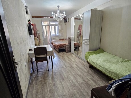 1 rooms · 47 m² · floor 3/5, 7-ci mikrorayon