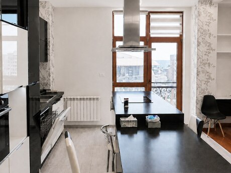 4-room apartment for rent, 145 m², Şah İsmayıl Xətai: 1 700 ₼/mo 4