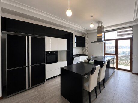 4-room apartment for rent, 145 m², Şah İsmayıl Xətai: 1 700 ₼/mo 5