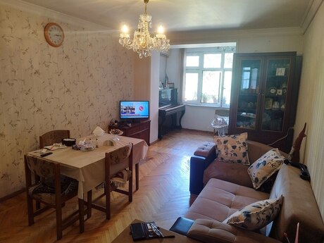 Elan №6349399 - Bakı, Nizami m., 2 otaqlı, 45 m², 3/5 mərtəbə