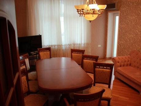 Elan №6349396 - Bakı, Nəsimi r., 2 otaqlı, 70 m², 14/21 mərtəbə