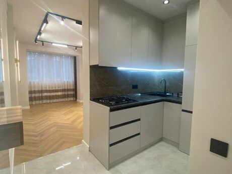 2-комн. вторичка - м. 8 ноября - 45 м²
