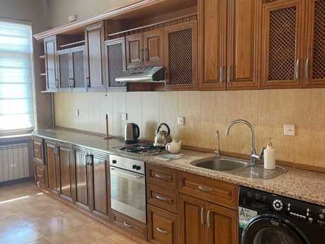 3 otaqlı mənzil, 160 m², Nizami: 420 000 ₼ 2