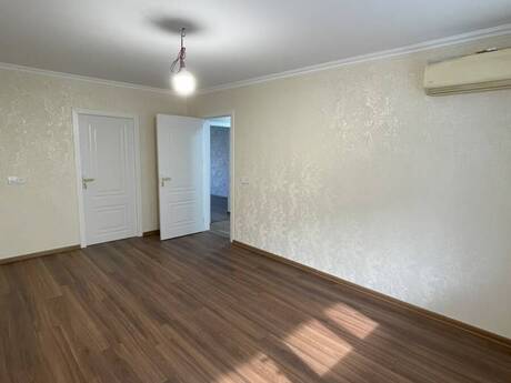 3 otaqlı köhnə tikili - İnşaatçılar m. - 75 m²