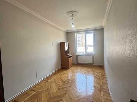 3 otaqlı köhnə tikili - İnşaatçılar m. - 75 m²
