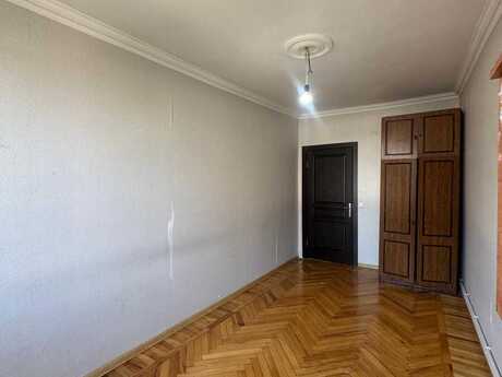 3 otaqlı köhnə tikili - İnşaatçılar m. - 75 m²