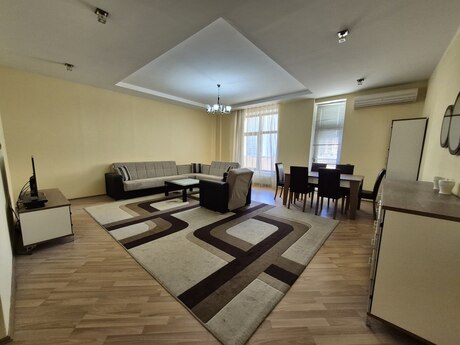 Объявление №6350042 - Баку, м. Низами, 4-комн., 200 м², 8/23 этаж