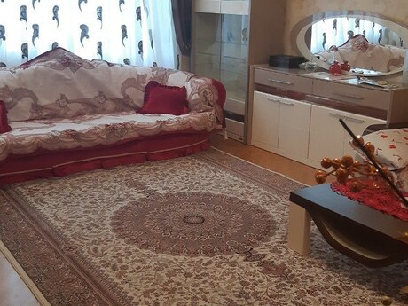 3-комнатная квартира, 130 м², 8-ci mikrorayon: 300 000 ₼ 2