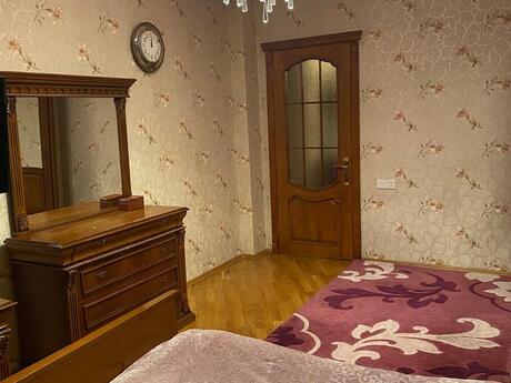 3 otaqlı mənzil, 145 m², Azadlıq Prospekti: 370 000 ₼ 2