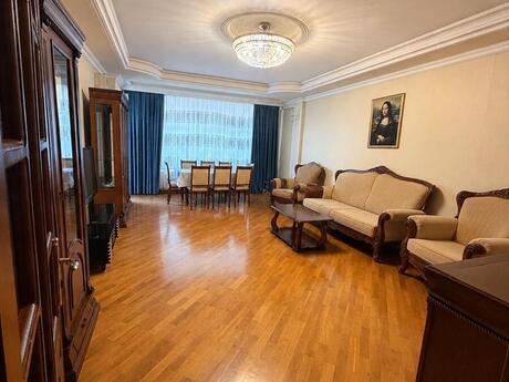 Elan №6350160 - Bakı, Gənclik m., 3 otaqlı, 160 m², 12/14 mərtəbə