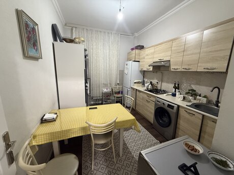 4 otaqlı yeni tikili - İnşaatçılar m. - 115 m²