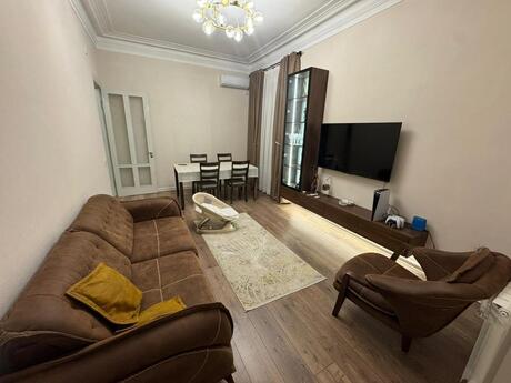 Elan №6350408 - Bakı, Nizami m., 2 otaqlı, 65 m², 2/5 mərtəbə