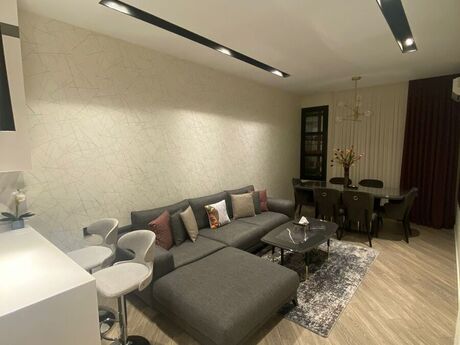3-room apartment for rent, 120 m², Nizami: 2 099 ₼/mo 2