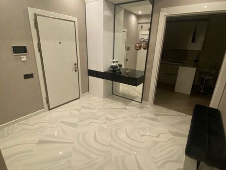 3-room apartment for rent, 120 m², Nizami: 2 099 ₼/mo 3