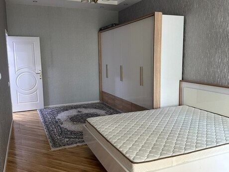 3-комн. новостройка - Сабаильский р. - 108 м²