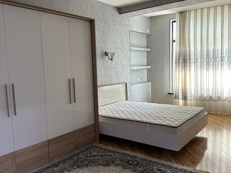 3-комн. новостройка - Сабаильский р. - 108 м²