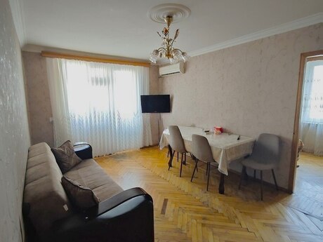 Elan №6350764 - Bakı, 8 Noyabr m., 2 otaqlı, 58 m², 3/5 mərtəbə