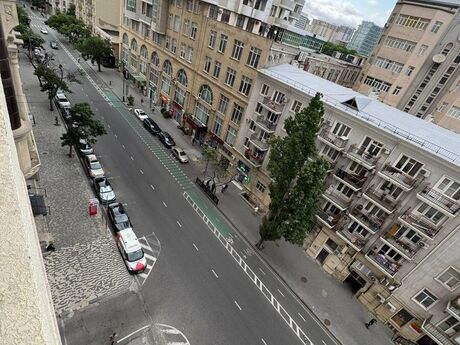 4-room apartment, 230 m², 28 May: 600 000 ₼ 3