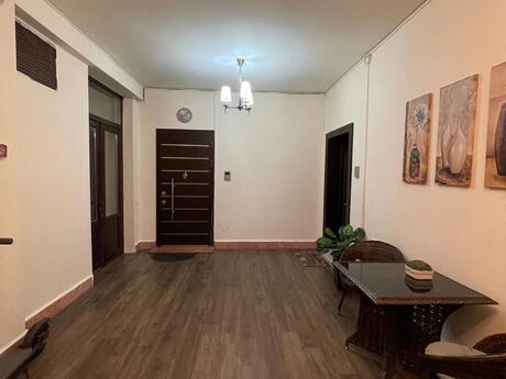 4 otaqlı yeni tikili - Gənclik m. - 198 m²