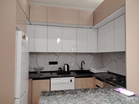 3-room apartment for rent, 110 m², 28 May: 1 500 ₼/mo 3