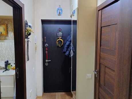 Elan №6351554 - Bakı, Avtovağzal m., 2 otaqlı, 43 m², 1/17 mərtəbə