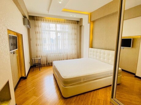 Elan №6351592 - Bakı, Şah İsmayıl Xətai m., 3 otaqlı, 113 m², 14/16 mərtəbə