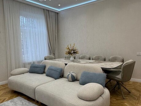 Elan №6351612 - Bakı, 28 May m., 3 otaqlı, 100 m², 2/5 mərtəbə