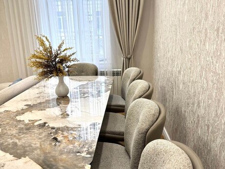 Kirayə 3 otaqlı mənzil, 100 m², 28 May: 1 650 ₼/ay 4