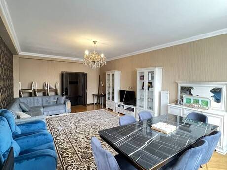 3-комн. новостройка - м. Элмляр Академиясы - 150 м²