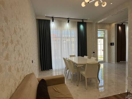 4 otaqlı həyət evi/bağ evi - Şüvəlan q. - 130 m²