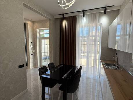 4 otaqlı həyət evi/bağ evi - Şüvəlan q. - 130 m²