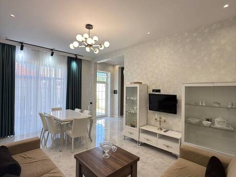 4 otaqlı həyət evi/bağ evi - Şüvəlan q. - 130 m²