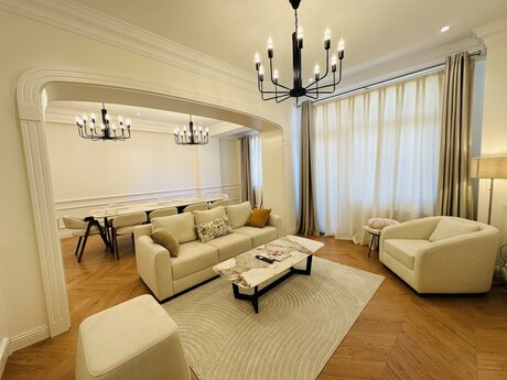 2-комнатная квартира, 100 м², 28 May: 385 000 ₼ 4