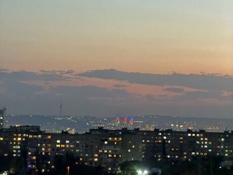Elan №5871177 - Bakı, Yeni Günəşli q., 3 otaqlı, 90 m², 8/9 mərtəbə
