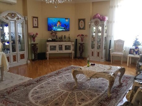 Объявление №6351884 - Баку, м. Элмляр Академиясы, 3-комн., 160 м², 3/17 этаж