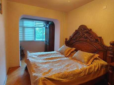 3 otaqlı köhnə tikili - Gənclik m. - 90 m²