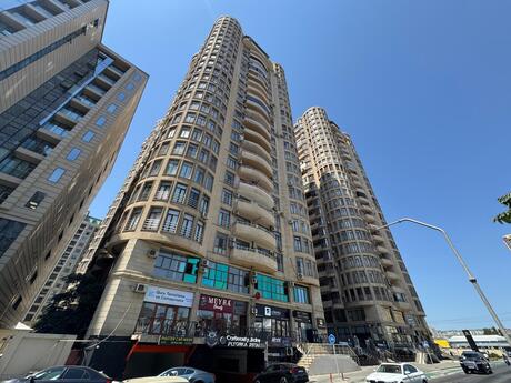 Elan №6352382 - Bakı, Şah İsmayıl Xətai m., 4 otaqlı, 170 m²