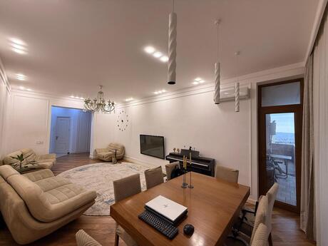 Elan №6352557 - Bakı, Yasamal r., 4 otaqlı, 140 m², 10/20 mərtəbə