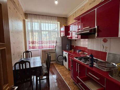 Elan №6352603 - Bakı, Neftçilər m., 2 otaqlı, 70 m², 10/11 mərtəbə