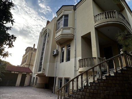 Elan №6352721 - Bakı, Nəsimi m., 9 otaqlı, 450 m²