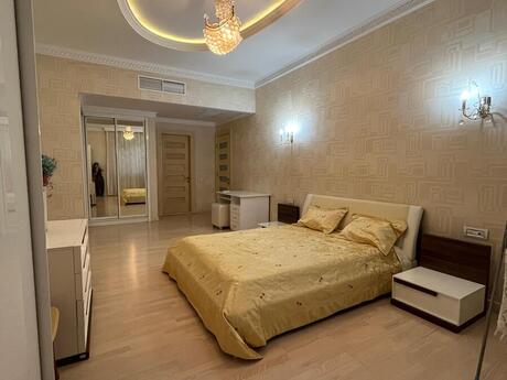 4-room apartment for rent, 240 m², Clock Tower: 3 000 ₼/mo 3