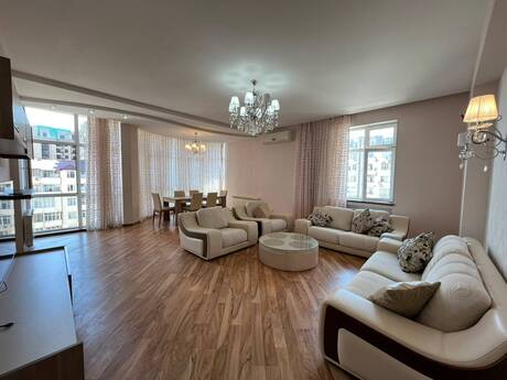Elan №6285275 - Bakı, Nizami m., 4 otaqlı, 180 m², 10/18 mərtəbə