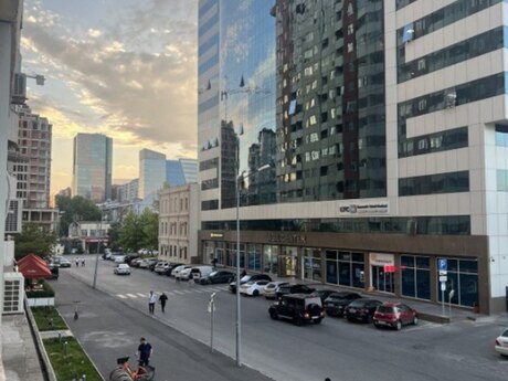 Elan №6352894 - Bakı, Şah İsmayıl Xətai m., 2 otaqlı, 58 m², 2/17 mərtəbə
