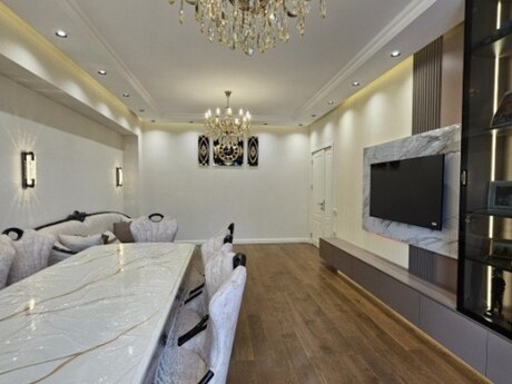 Elan №6353114 - Bakı, Bakmil m., 4 otaqlı, 128 m², 10/18 mərtəbə