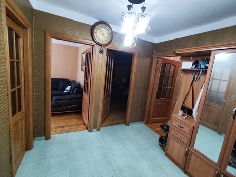 4-room old-build apartment for sale in Neftçilər, 90 m², 220 000 AZN, photo 3 / 12
