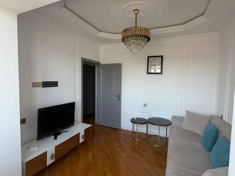 Сдаётся 2-комнатная квартира в старом фонде, Nəsimi, 50 м², 650 AZN/мес, фото 2 / 9