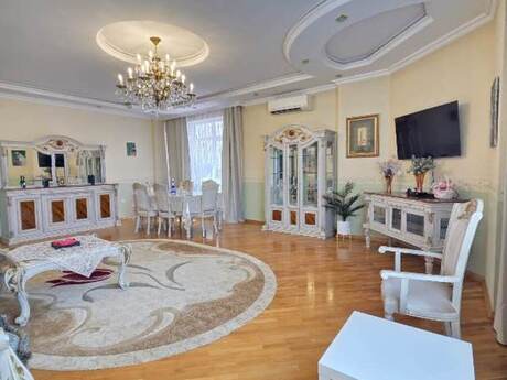 Elan №6353630 - Bakı, Elmlər Akademiyası m., 3 otaqlı, 190 m², 3/17 mərtəbə